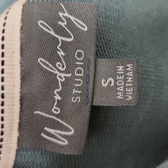Wonderly Studio Split Side Crew Sweatshirt - Picture 6 of 8